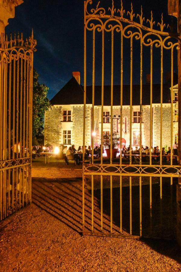 مبيت وإفطار Saint-Aubin-de-Luigné Chateau De La Fresnaye المظهر الخارجي الصورة